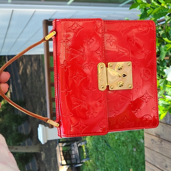 LOUIS VUITTON SPRING STREET RED VERNIS BAG - Picture 2 of 15